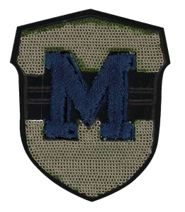 Термоаппликация с эффектом шенилл "М с черными пайетками". Арт 36398/1SB