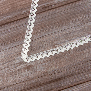 Мерсеризованное хлопковое кружево, 15 мм, цвет молочно-белый. Арт 3262/18