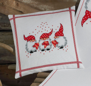 Набор для вышивания подушки "Эльфы". Арт 83-4257