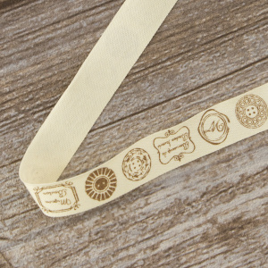 Лента хлопковая на картонной мини-катушке "Вензеля и надписи". Арт VR15.015