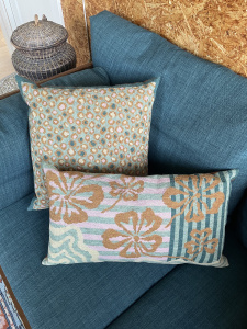 Набор для вышивания подушки "Цветочные мотивы". Арт 2027-1