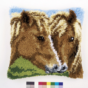 Набор для вышивания подушки "Лошади". Арт PN-0154275