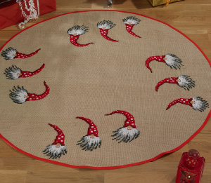 Набор для вышивания коврика под ёлку "Эльф". Арт 45-3261