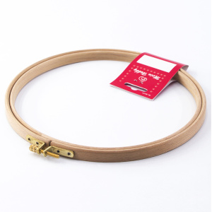 Пяльцы круглые с замком, высота обода 12 мм, диаметр 21,5 см. Арт 206-6                   