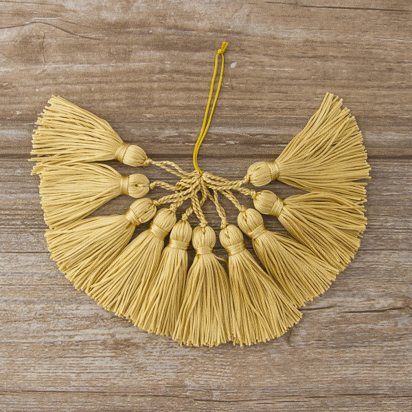 Кисть декоративная на шнуре, длина 70 мм, цвет медовый. Арт KY - 02-col.PE - 5