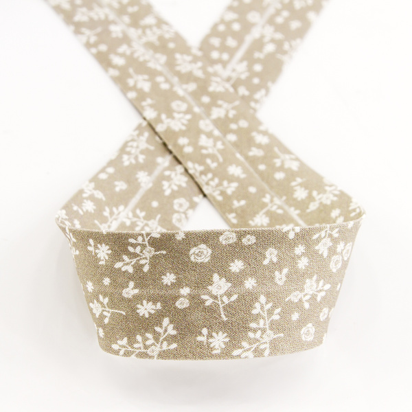 Косая бейка с рисунком SAFISA, арт.6628, 30 мм, 20 м, цвет 02. Арт 6628-30мм-02