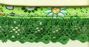 Кружево-рюш с окантовкой косой бейкой, 25 мм, цвет зеленый