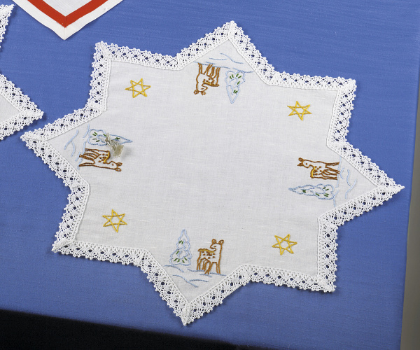 Набор для изготовления скатерти и салфетки. Арт 60-2799R                