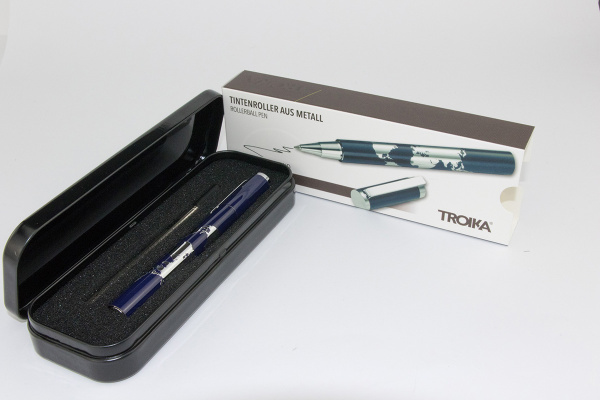 Ручка шариковая TROIKA "Мир в ваших руках". Арт PEN10/DB