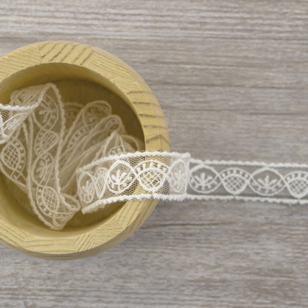 Вышивка на тюле, 19 мм, цвет белый. Арт I643/01