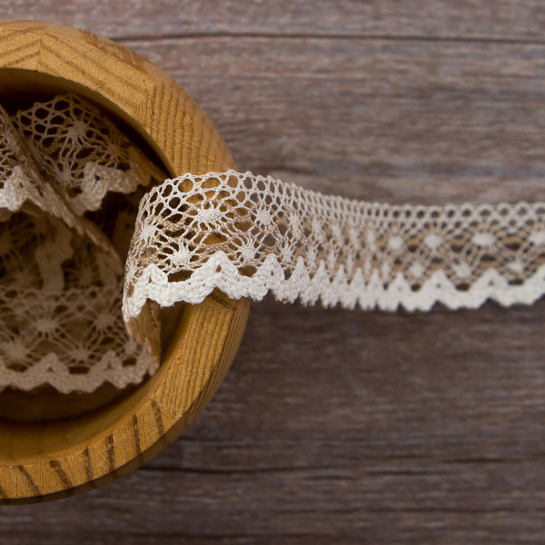 Мерсеризованное хлопковое кружево, 20 мм, цвет белый с бежевым. Арт 2019/Z1