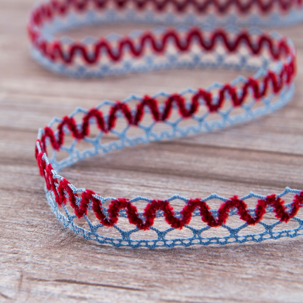 Мерсеризованное хлопковое кружево, 17 мм, цвет голубой с бордовым. Арт 1862/CG