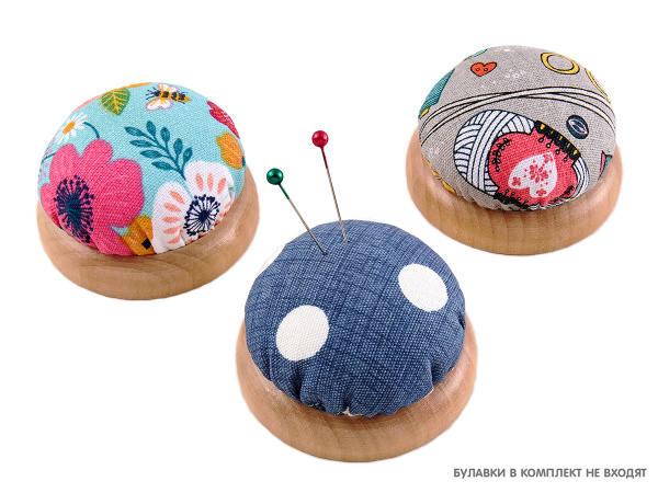 Игольница-подушечка 6 см. на деревянной основе, 3 цвета, 24 шт. в картонном прикассовом стенде. Арт PINC2