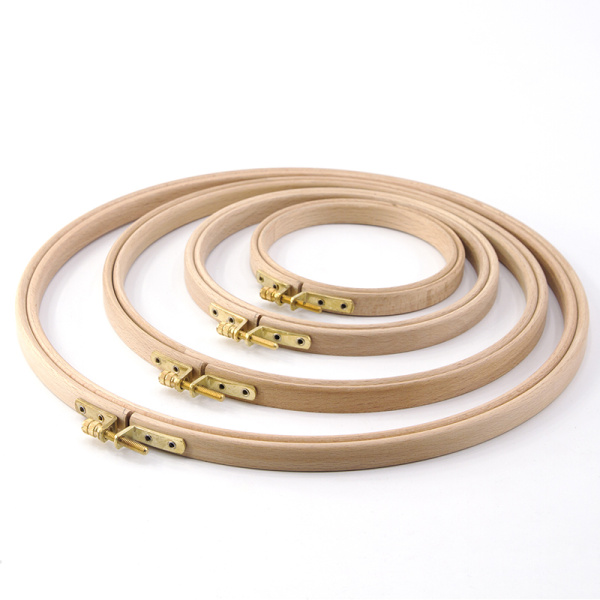 Пяльцы круглые с замком, высота обода 12 мм, диаметр 25 см. Арт 206-8                   