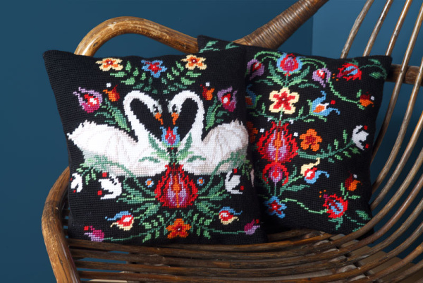 Набор для вышивания подушки "Зара". Арт PN-0168030