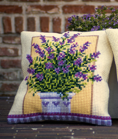 Набор для вышивания подушки "Лаванда в горшочке" . Арт PN-0172863