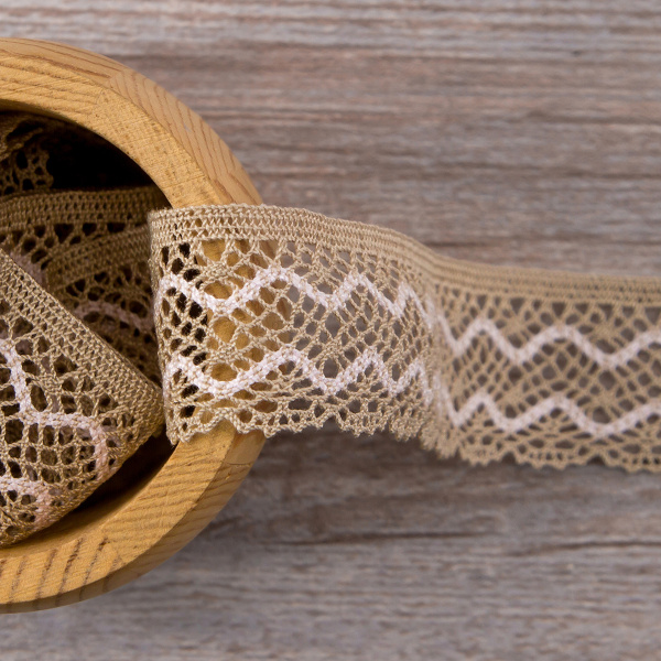 Мерсеризованное хлопковое кружево, 35 мм, цвет бежевый со светло- розовым. Арт 1880/YY