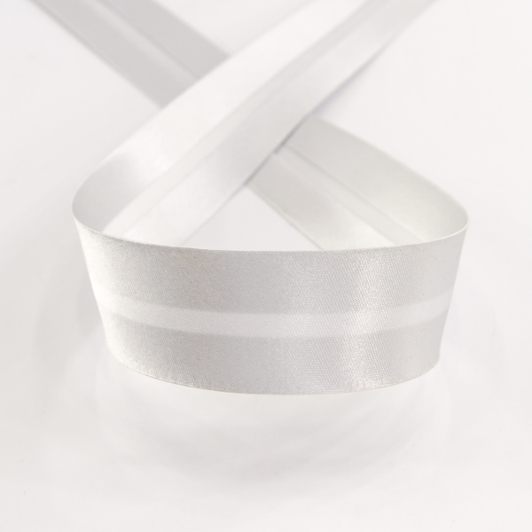 Косая бейка атласная 30 мм, 25 м, цвет 27, светло-серый. Арт 6260-30мм-27            