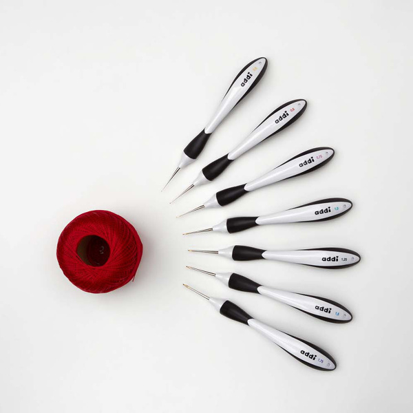 Крючок, вязальный с эргономичной пластиковой ручкой addiSwing Mini №0,5, 16 см. Арт 145-7/0.5-16