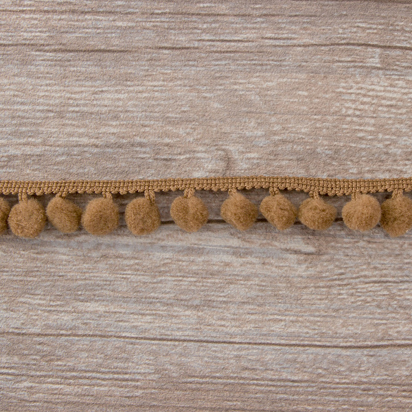 Тесьма с помпонами, диаметр 10 мм, цвет темно-бежевый. Арт PA-18-col.710