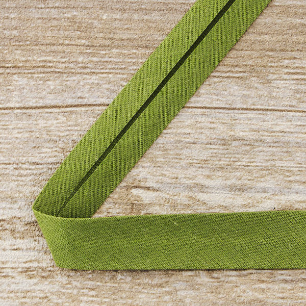 Косая бейка хлопок/полиэстер 20 мм, 25 м, цвет 26, хаки темный. Арт 6120-20мм-26            