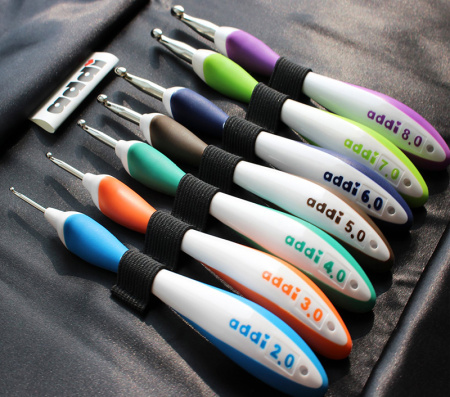 Набор крючков для вязания с эргономичной пластиковой ручкой addiSwing. Арт 640-2