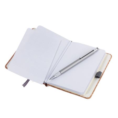 Блокнот с шариковой ручкой TROIKA . Арт NPP28/NO