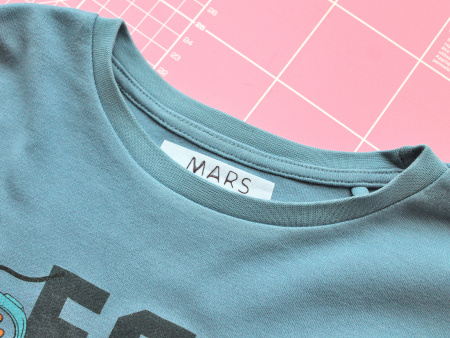 Набор с маркером для нанесения надписей на ткань, линия 0,5 мм, цвет черный, несмываемый. Арт 293                     