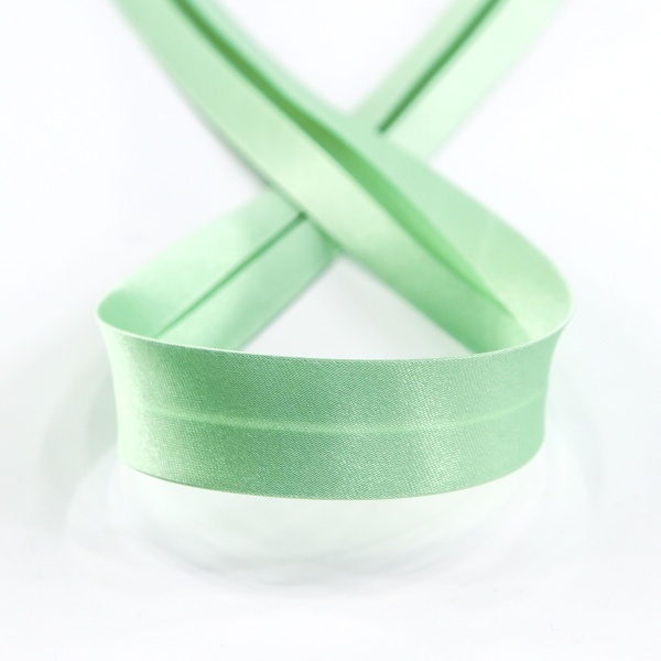 Косая бейка атласная 20 мм, 25 м, цвет 35, светло-зеленый. Арт 6260-20мм-35            