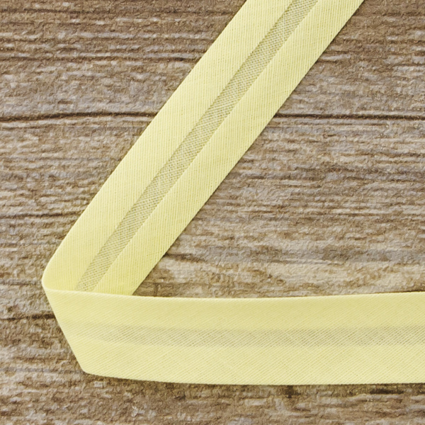 Косая бейка хлопок/полиэстер 20 мм, 25 м, цвет 108, лимонный. Арт 6120-20мм-108           