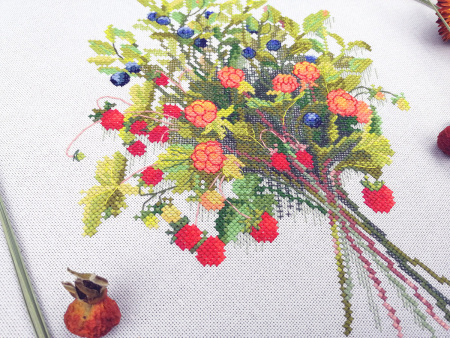 Набор для вышивания "Ягодный букет". Арт 04.009.22