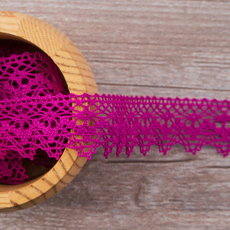 Мерсеризованное хлопковое кружево, 25 мм, цвет цикламеновый. Арт 3207/25                 