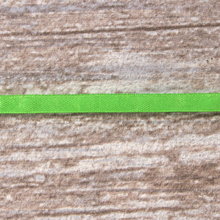 Лента для вышивания SAFISA на блистере, 4 мм, 5 м, цвет 62, майская зелень. Арт P111-4мм-62             