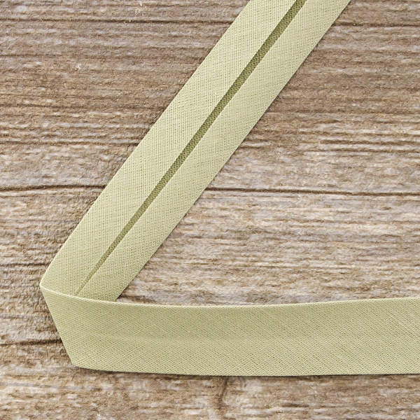 Косая бейка хлопок/полиэстер 20 мм, 25 м, цвет 66, серо-зеленый светлый. Арт 6120-20мм-66            