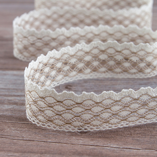 Мерсеризованное хлопковое кружево, 30 мм, цвет белый с бежевым. Арт 2021/Z1