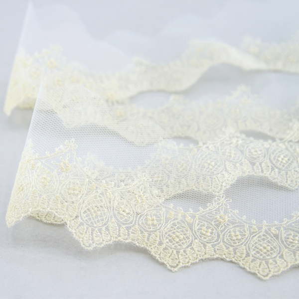 Вышивка на тюле, 51 мм, цвет экрю. Арт I659/02