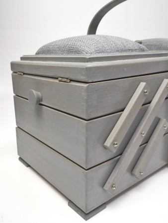 Шкатулка для рукоделия, бук, 3 этажа, античный серый, с игольницей. Арт 31/151/9