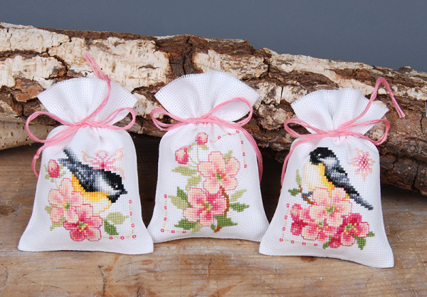 Набор для вышивания мешочков (саше) "Птички и цветы". Арт PN-0182726