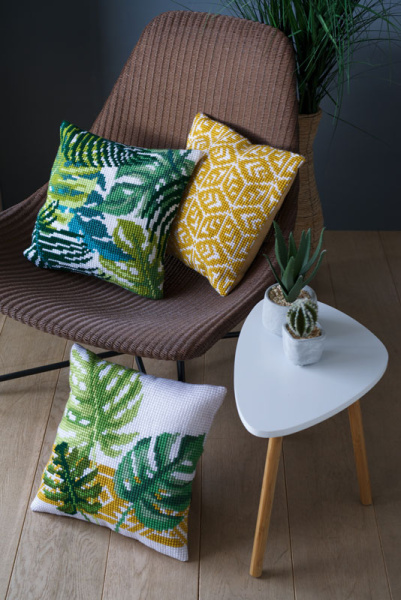 Набор для вышивания подушки "Ботанические листья". Арт PN-0166284