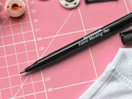 Маркер для разметки на ткани, тонкая линия 0,5 мм, цвет черный, несмываемый. Арт 297.F                   