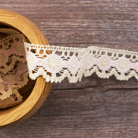 Мерсеризованное хлопковое кружево, 23 мм, цвет бежевый/светло-розовый. Арт 3679/95