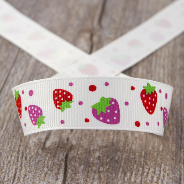 Лента репсовая на картонной мни-катушке  "Клубнички". Арт VR20.356