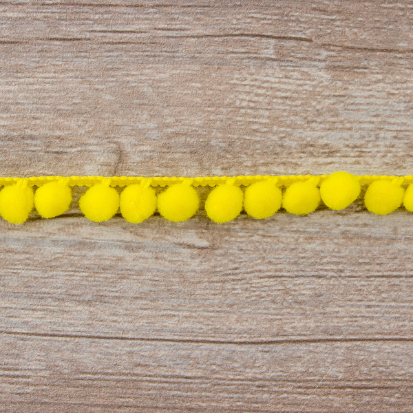 Тесьма с помпонами, диаметр 10 мм, цвет жёлтый. Арт PA-18-col.117
