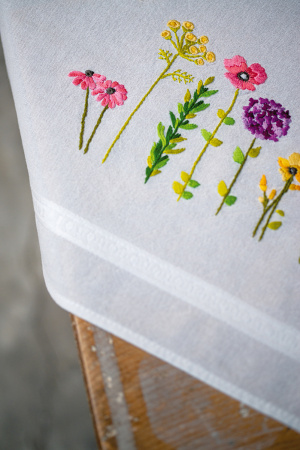 Набор для вышивания скатерти "Весенние цветы" . Арт PN-0199588