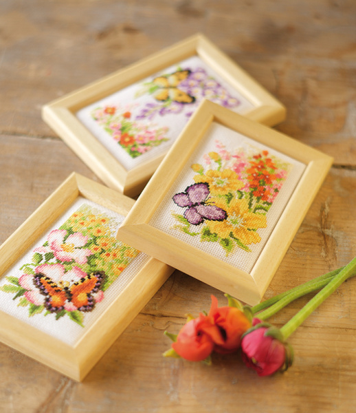 Набор для вышивания из 3-х сюжетов "Цветы и бабочки". Арт PN-0155954