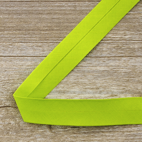 Косая бейка хлопок/полиэстер 20 мм, 25 м, цвет 73, желто-зеленый. Арт 6120-20мм-73            