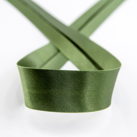 Косая бейка атласная 30 мм, 25 м, цвет 26, хаки темный. Арт 6260-30мм-26            