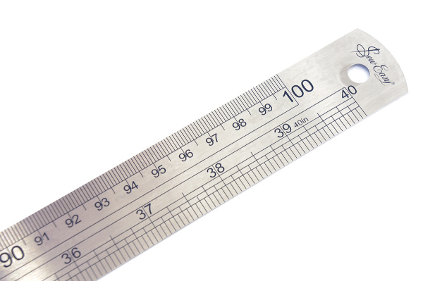 Метр металлический с градацией в сантиметрах и дюймах. Арт NL4166