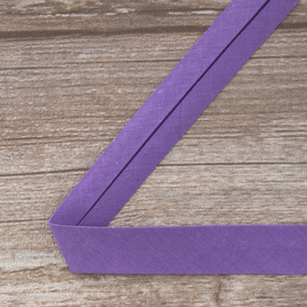 Косая бейка хлопок/полиэстер 20 мм, 25 м, цвет 125, сиреневый темный. Арт 6120-20мм-125           