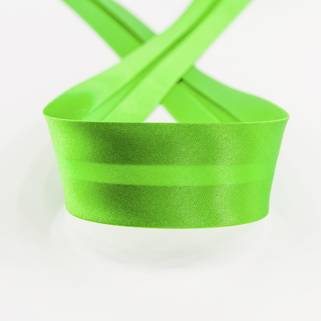 Косая бейка атласная 30 мм, 25 м, цвет 62, майская зелень. Арт 6260-30мм-62            